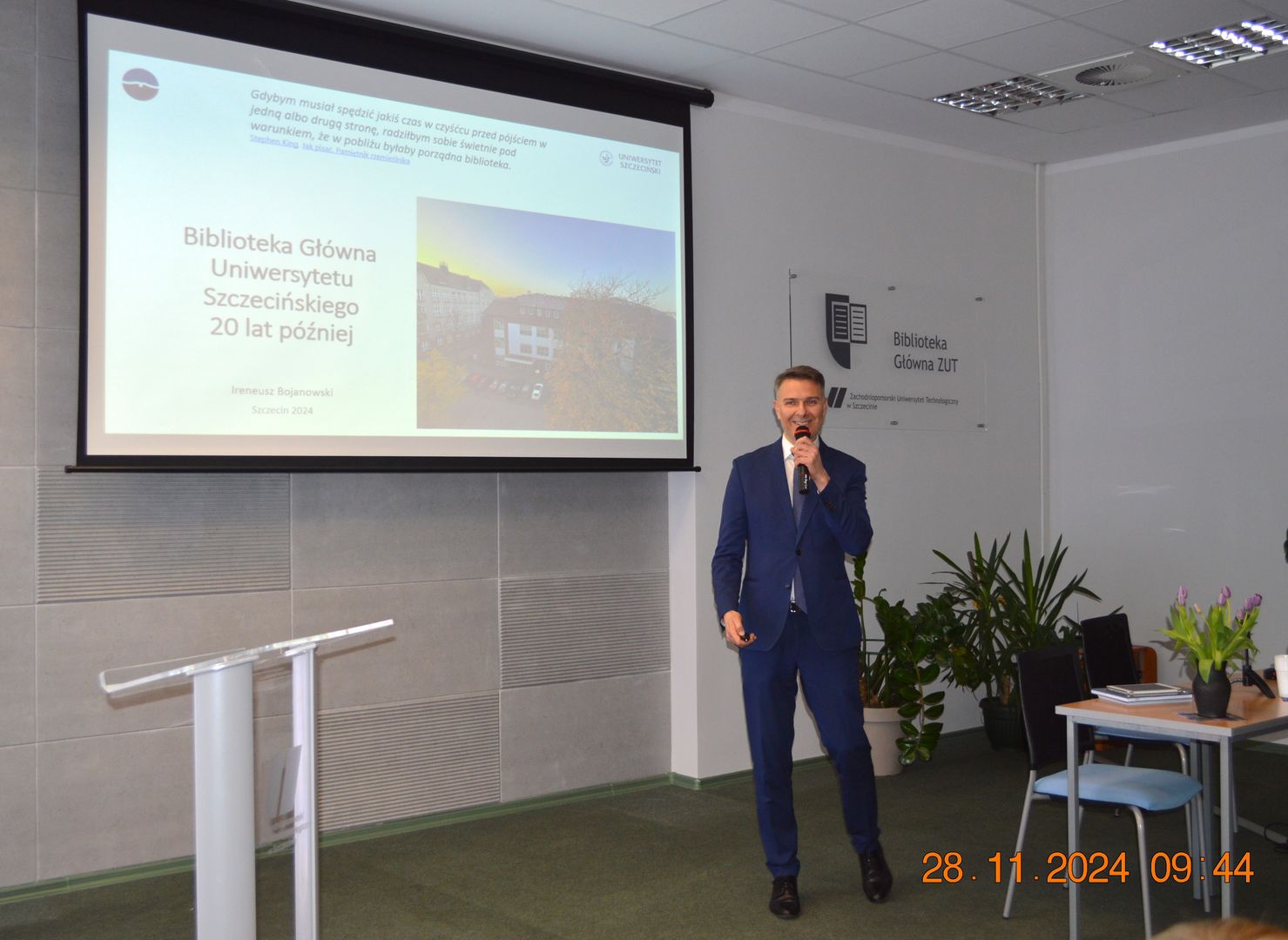 Ireneusz Bojanowski, zastępca dyrektora Biblioteki Głównej Uniwersytetu Szczecińskiego