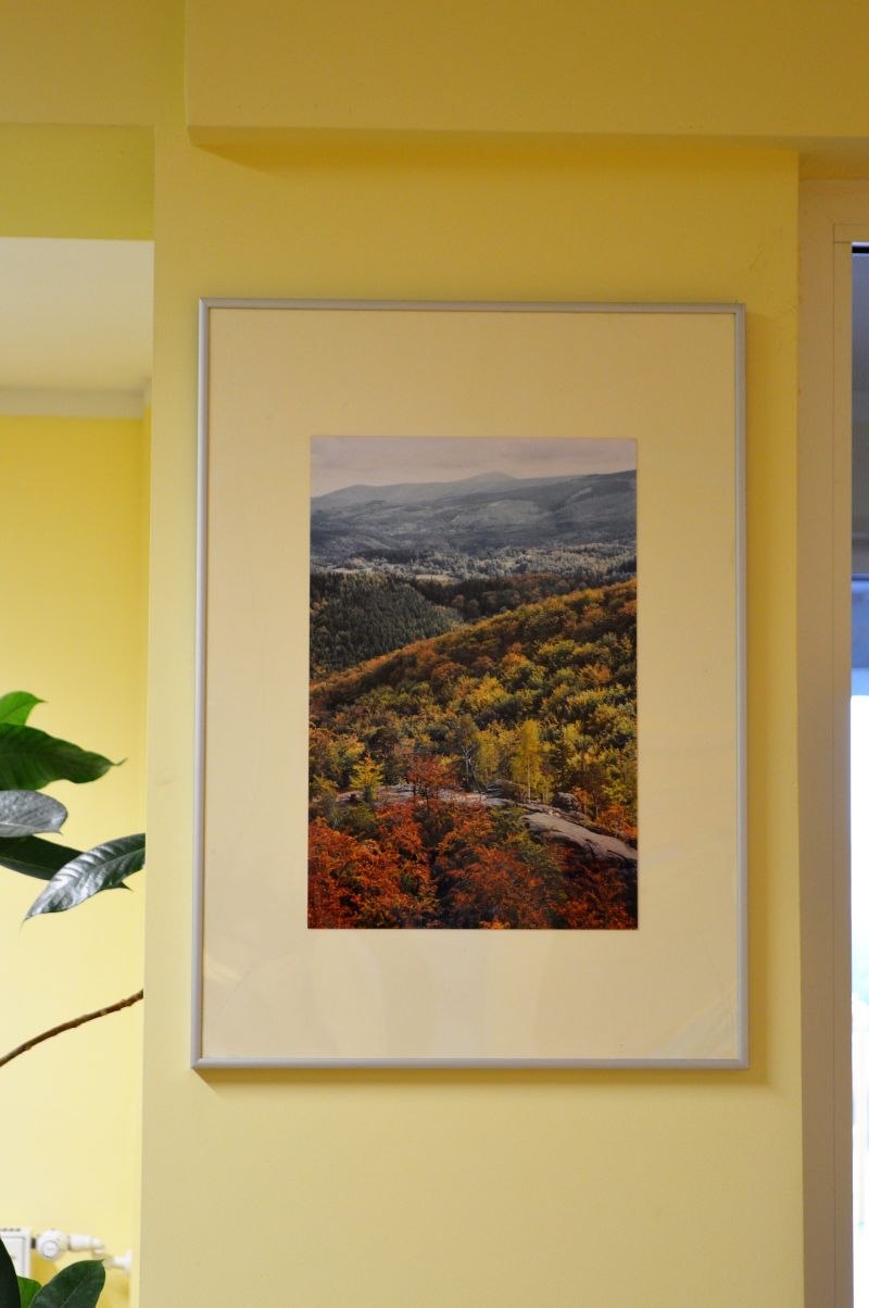 Fotografia przedstawia jesienny pejzaż górski