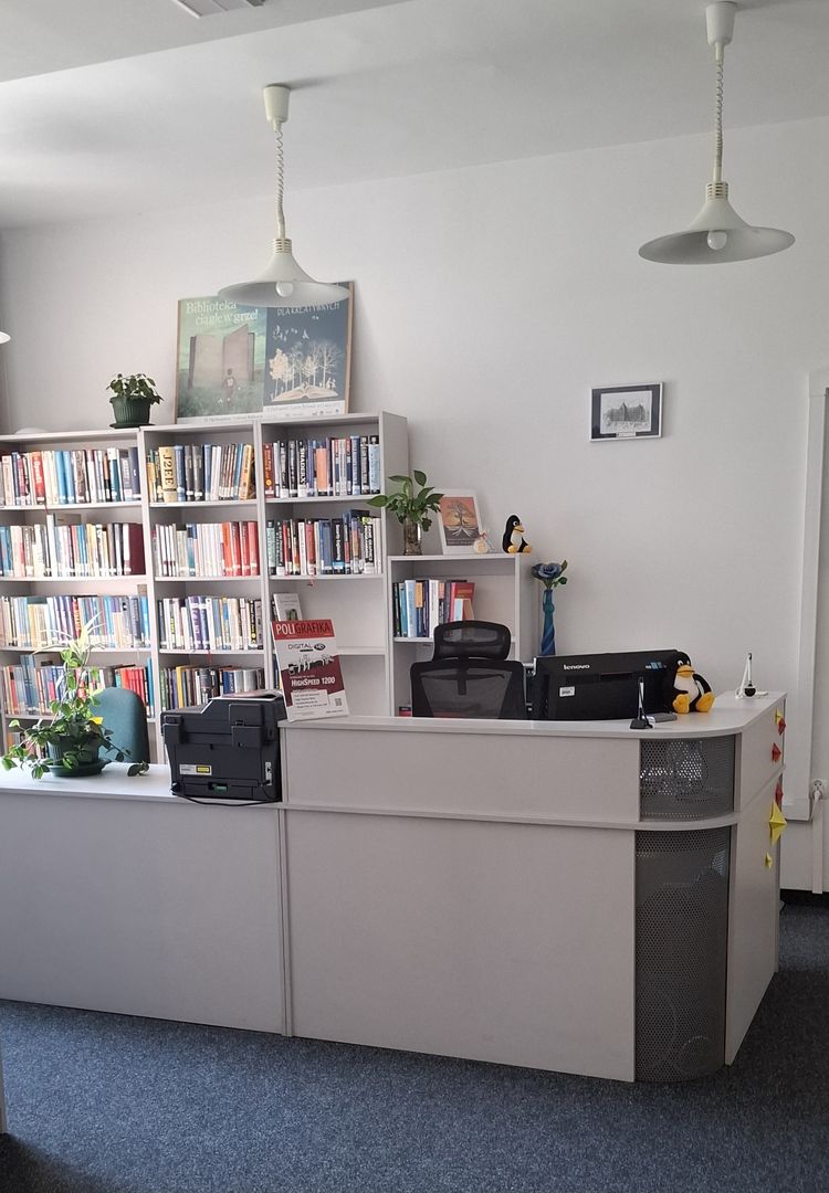 Lada biblioteczna i księgozbiór podręczny w Bibliotece Wydziału Informatyki