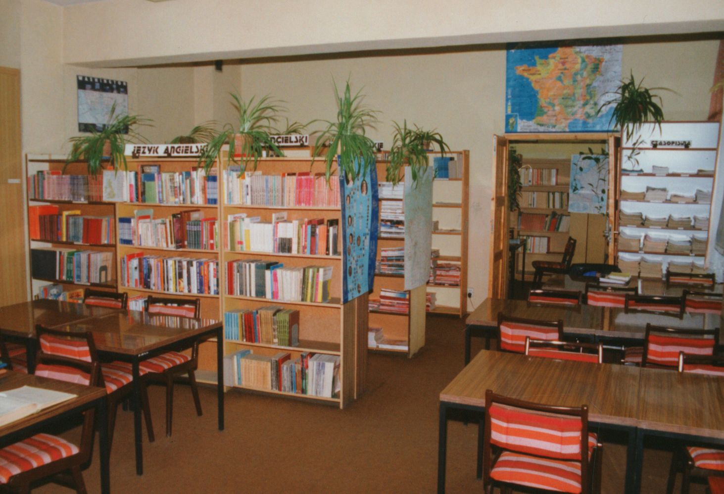 Fragment wnętrza Biblioteki SPNJO w 1995 roku