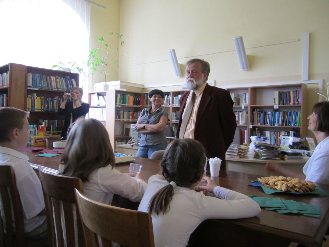 Dziekan Wydziału Technologii i Inżynierii Chemicznej dr hab. inż. Jacek Soroka, prof. ZUT przemawia do uczestników konkursu