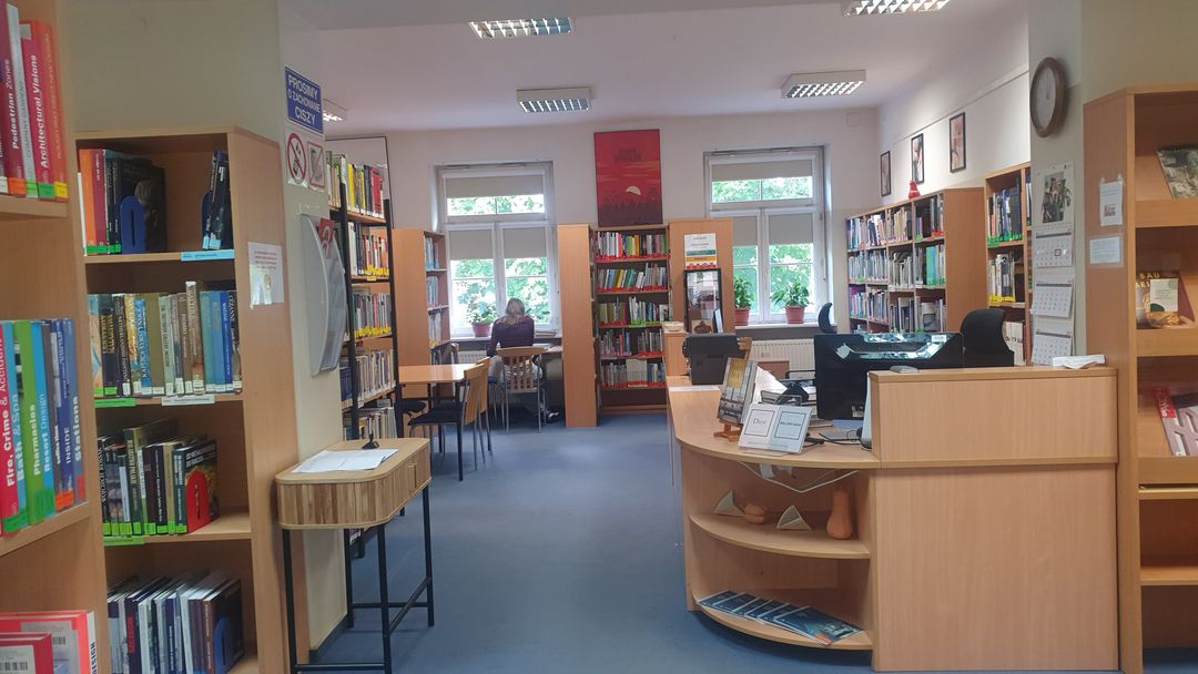 Zdjęcie przedstawiające wnętrze Biblioteki Wydziału Architektury